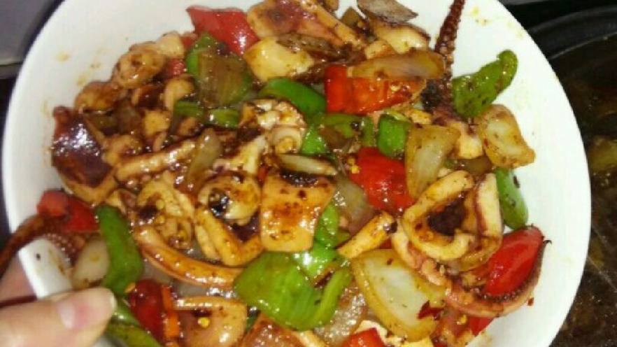 洋葱黑椒炒鱿鱼