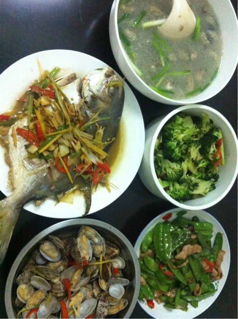西兰花 花蛤 荷兰豆炒肉 金昌鱼 海蛎汤