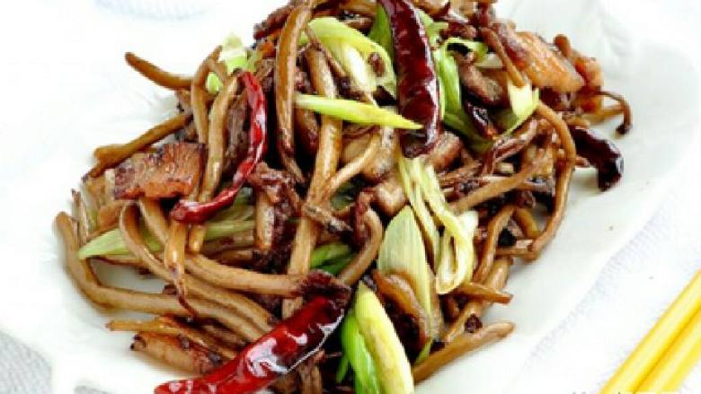干锅茶树菇