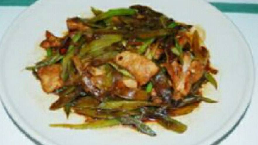 芹菜炒肉片