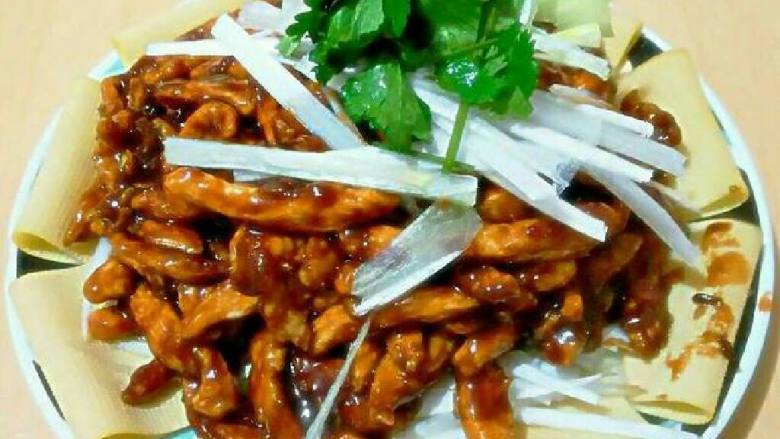 给家人一种下餐馆的感觉！京酱肉丝的做法