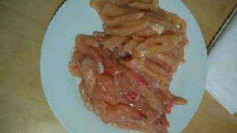 给家人一种下餐馆的感觉！京酱肉丝的做法, 里脊肉切丝！