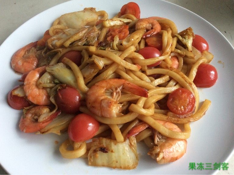 鲜虾炒乌冬面