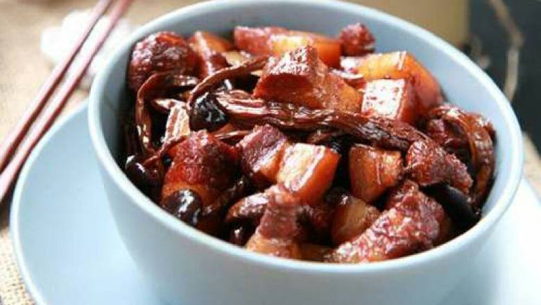 茶树菇烧肉