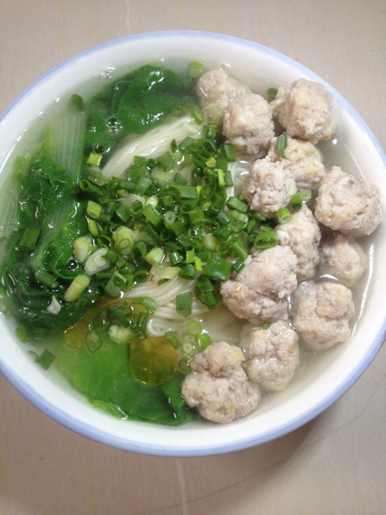 小白菜猪肉丸子汤面