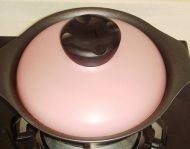 家庭自制麻辣烫,盖锅盖焖煮30秒后即可关火