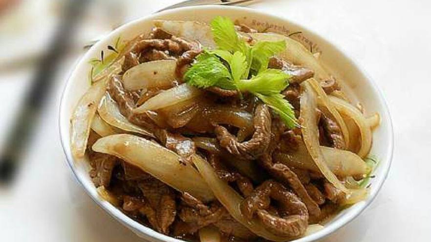 洋葱炒牛肉