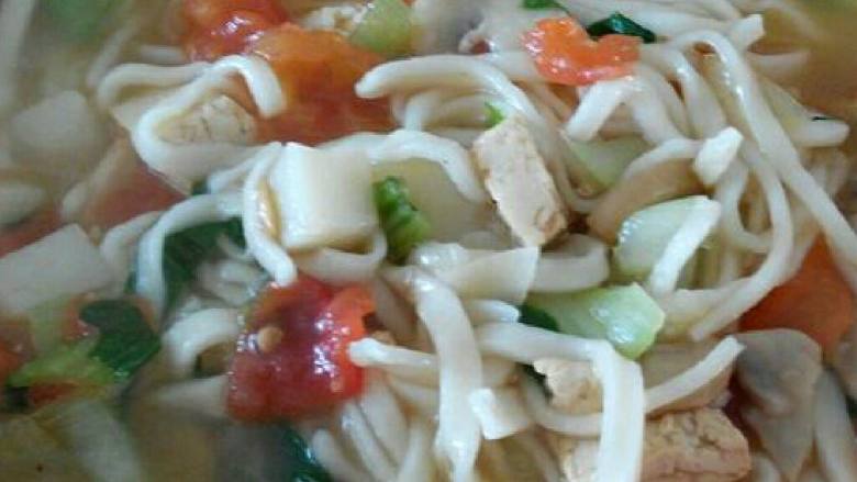 蔬菜汤面