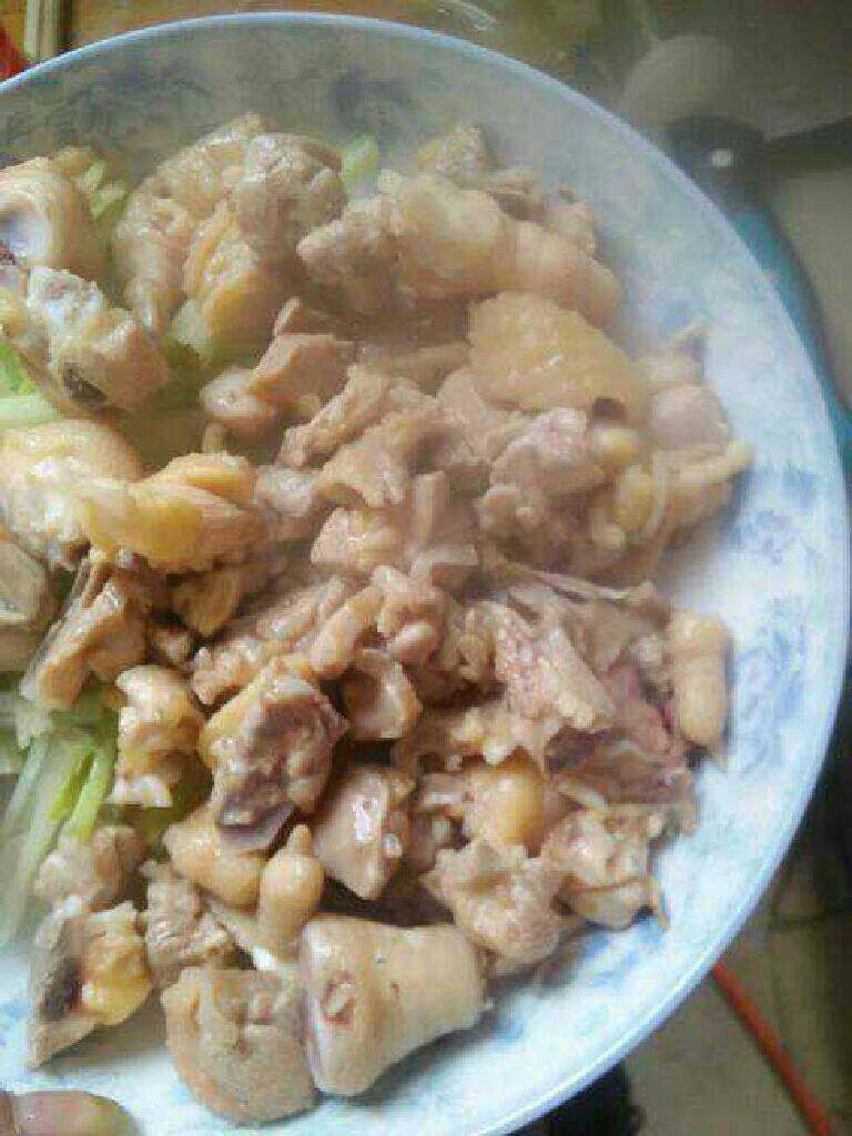 芹菜鸡肉,捞起备用
