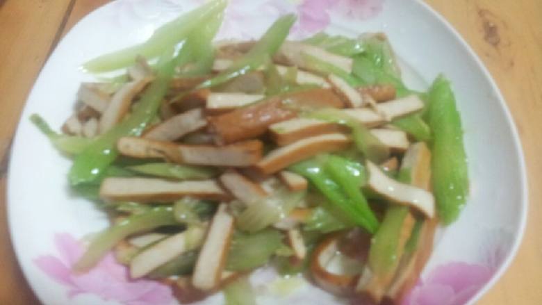 芹菜炒香干
