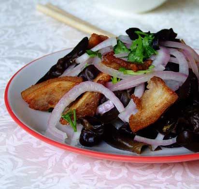 洋葱木耳拌花肉