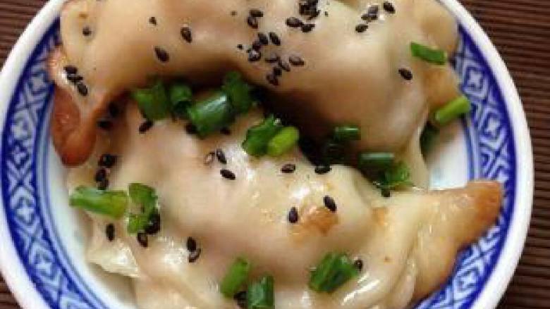 生煎肉末芹菜饺子