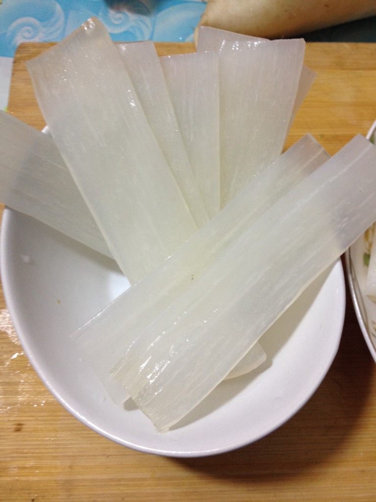 牛腩萝卜芋头宽粉萝卜汤,如图气放完，加入<a style='color:red;display:inline-block;' href='/shicai/ 10088'>宽粉</a>