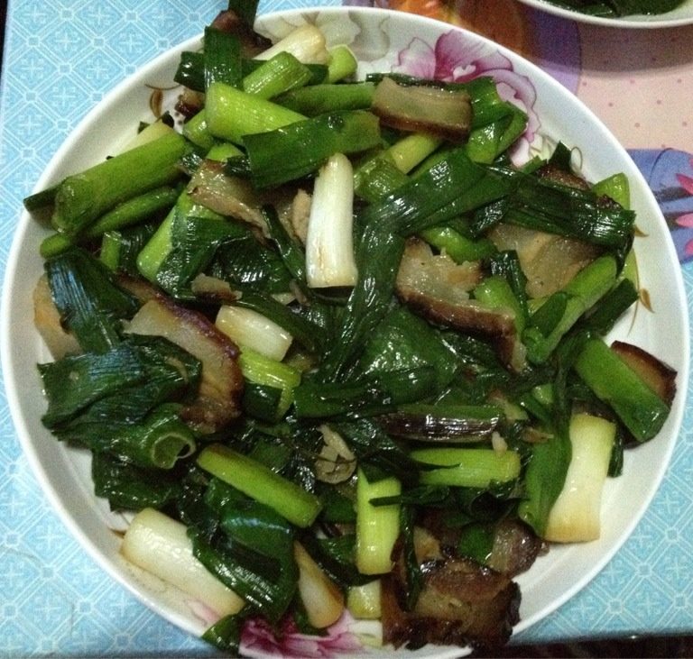 蒜苗炒酱肉