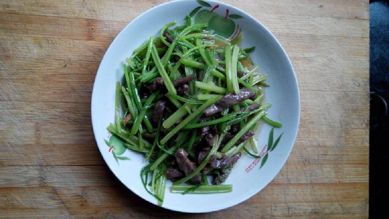 西芹炒牛肉
