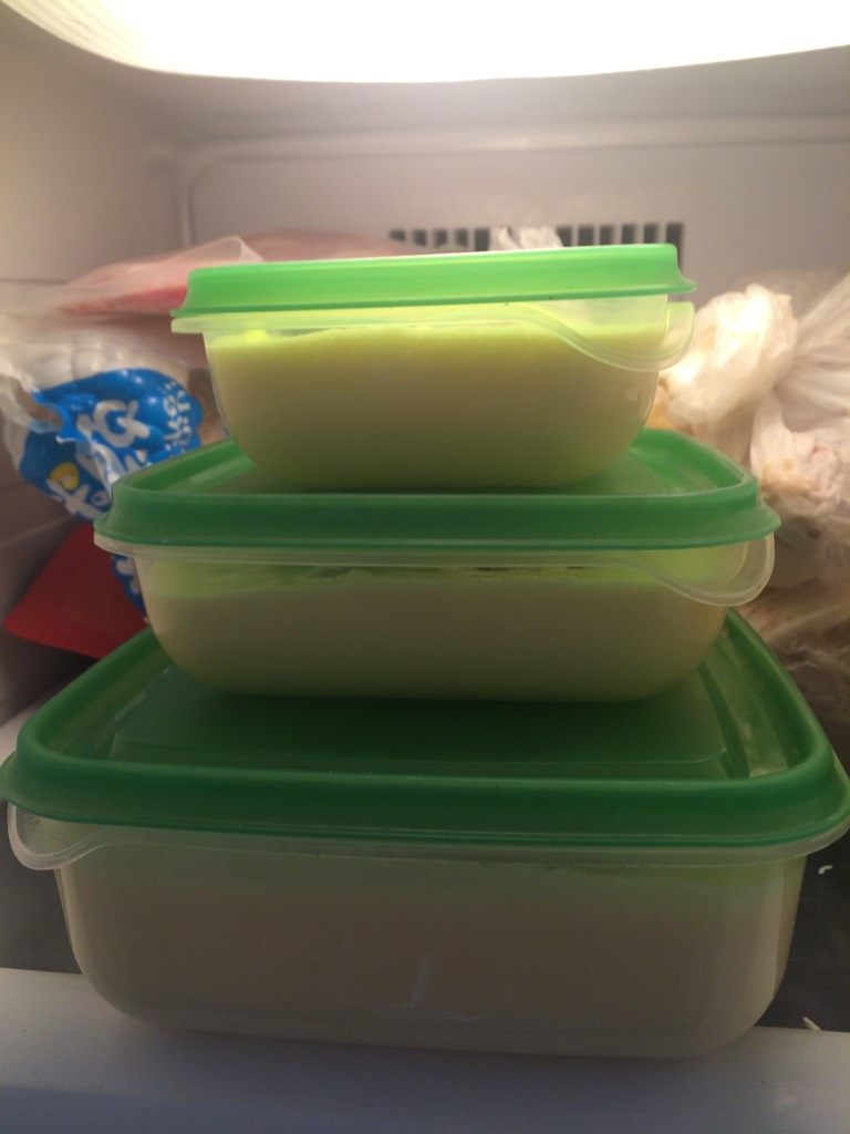 冰淇淋,放入冰箱冷冻4小时