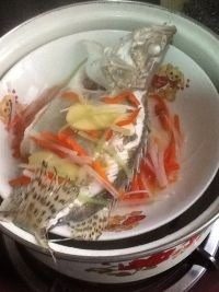 清蒸鲑鱼,蒸好的原汁原味的鲑鱼