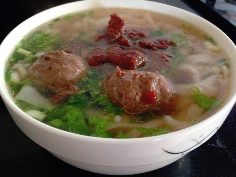 牛腩粿條湯
