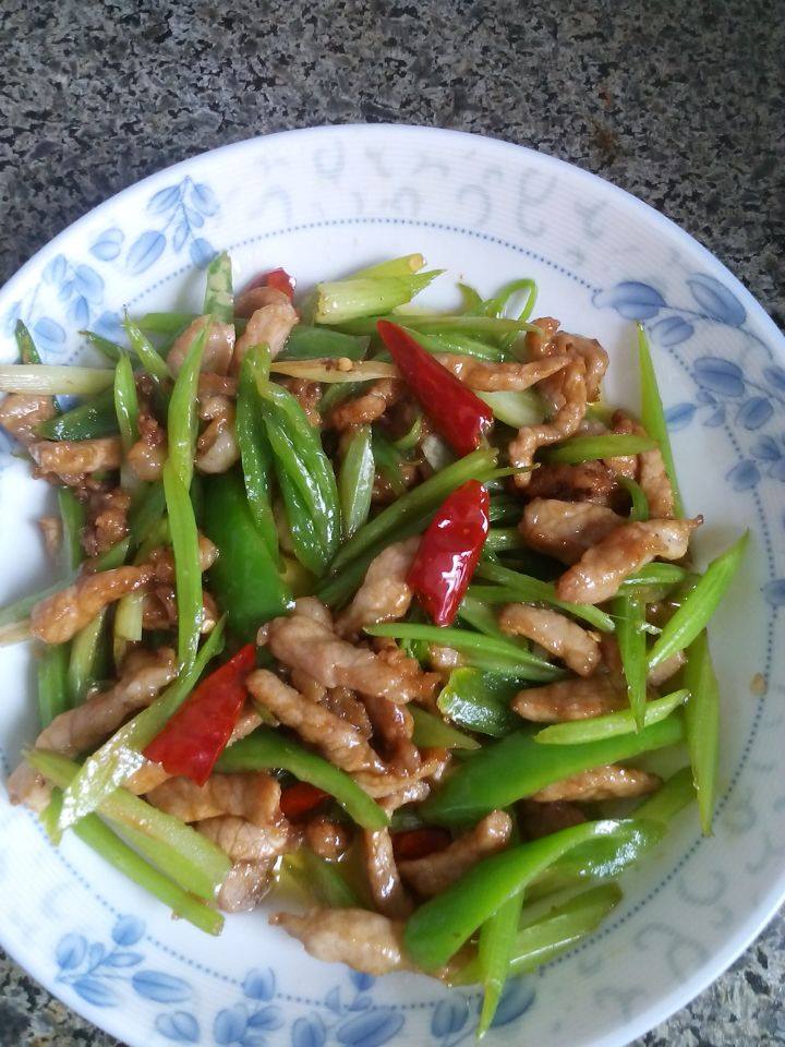 芹菜炒肉丝