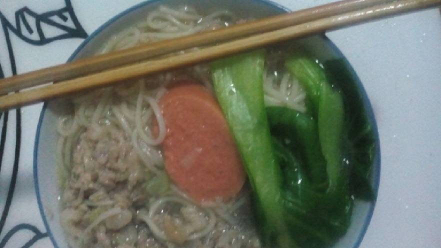 青菜肉丸火腿汤面
