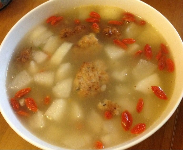 构杞雪梨肉丸羹