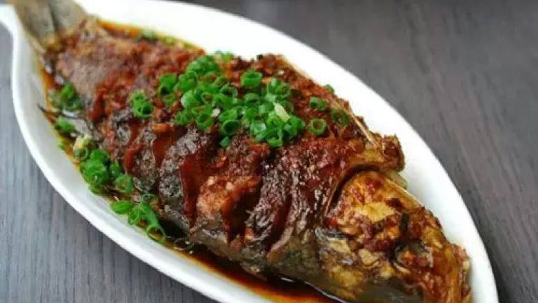 浇汁鲫鱼