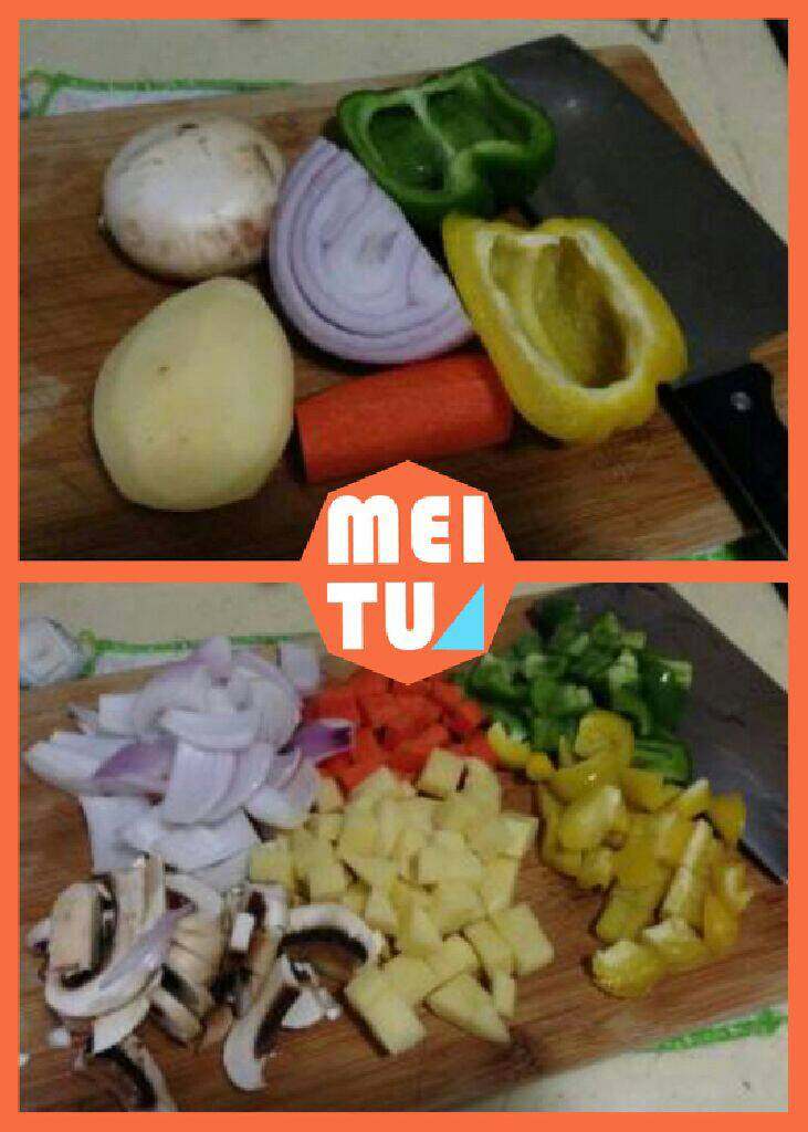 【咖喱土豆虾仁】鲜美爽口,准备好材料。<a style='color:red;display:inline-block;' href='/shicai/ 29'>洋葱</a>切小丁，<a style='color:red;display:inline-block;' href='/shicai/ 25'>胡萝卜</a>切小丁，青、黄椒切小丁，<a style='color:red;display:inline-block;' href='/shicai/ 23'>土豆</a>切小丁，<a style='color:red;display:inline-block;' href='/shicai/ 2914'>蘑菇</a>切小片。