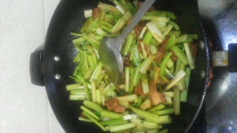 芹菜炒五花肉