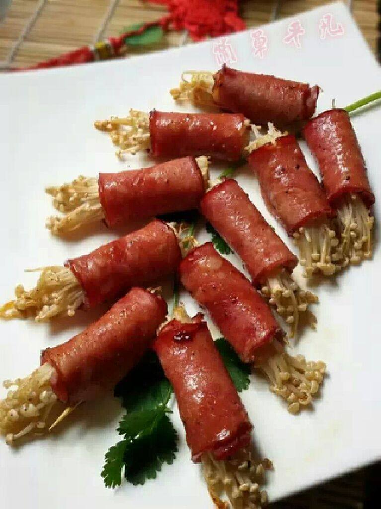 炮竹报喜---培根金针菇卷