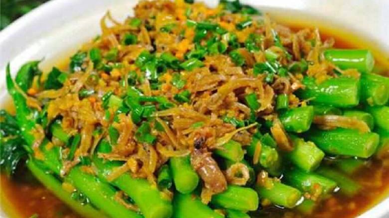 金蒜银鱼蒸菜心