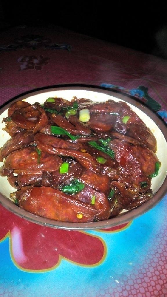 蒜苗炒腊肠