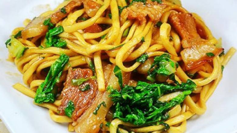 五花肉青菜焖面