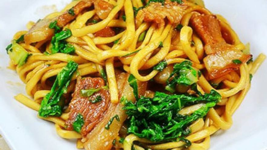 五花肉青菜焖面