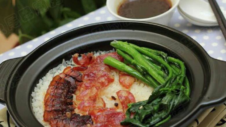 广式腊味煲仔饭