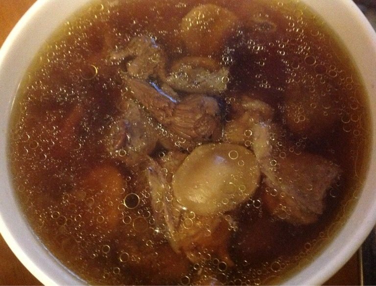 松茸板栗炖鸡