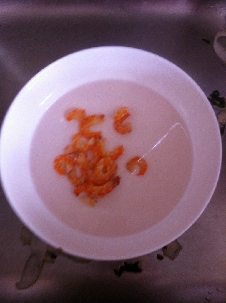 轻素食白萝卜虾仁海带炖白菜,<a style='color:red;display:inline-block;' href='/shicai/ 287'>虾仁</a>洗干净，去虾线，我用的是干<a style='color:red;display:inline-block;' href='/shicai/ 287'>虾仁</a>