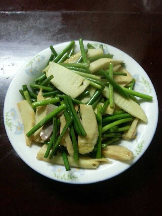 蒜苗春笋炒腊肉