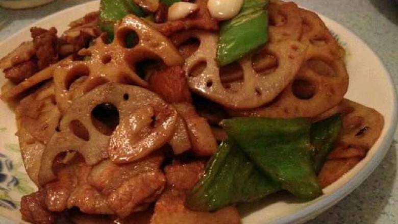 五花肉炒莲藕