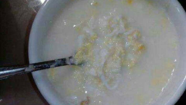 牛奶酒酿鸡蛋汤,很好喝，还下奶噢。