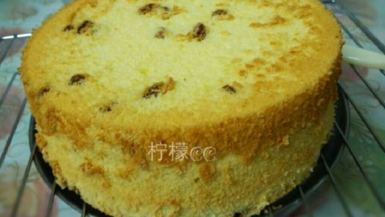 葡萄干戚风蛋糕