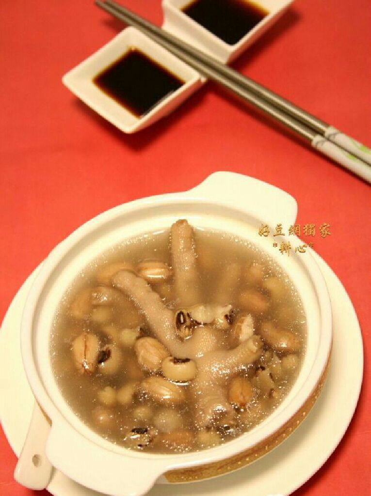 眉豆花生煲鸡脚