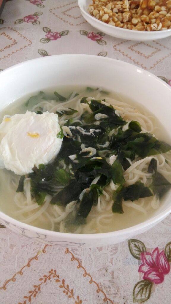 紫菜虾皮汤面