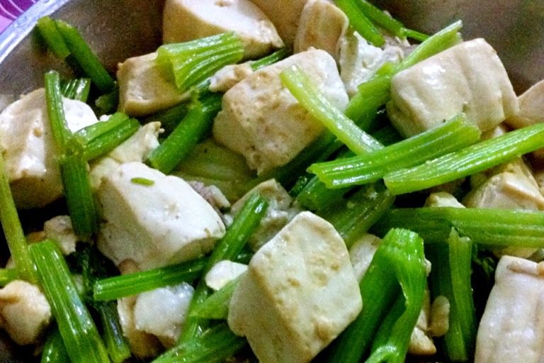 芹菜焖豆腐