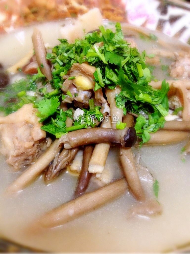 茶树菇山药炖鸡