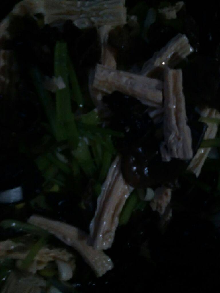 凉拌西芹，木耳，腐竹