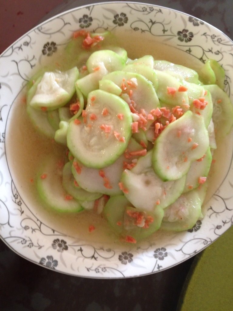 葫芦瓜炒火腿粒,如图