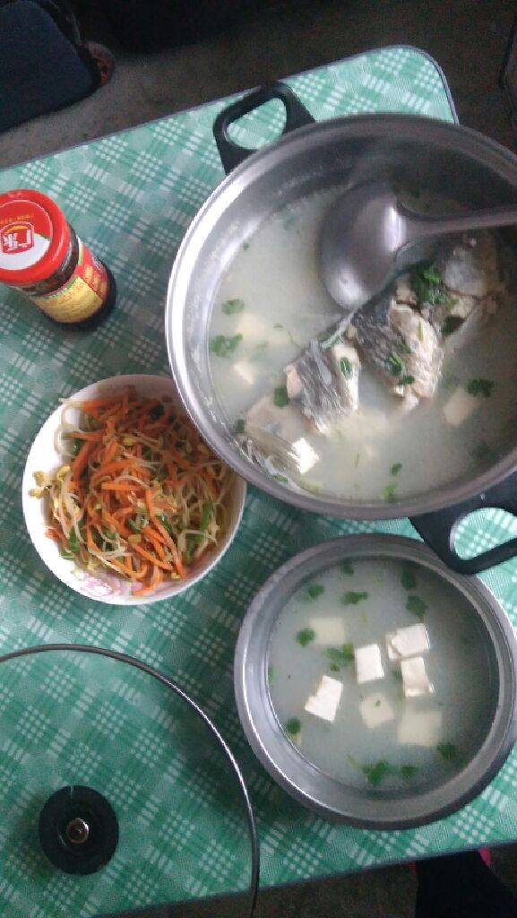 鱼头豆腐汤