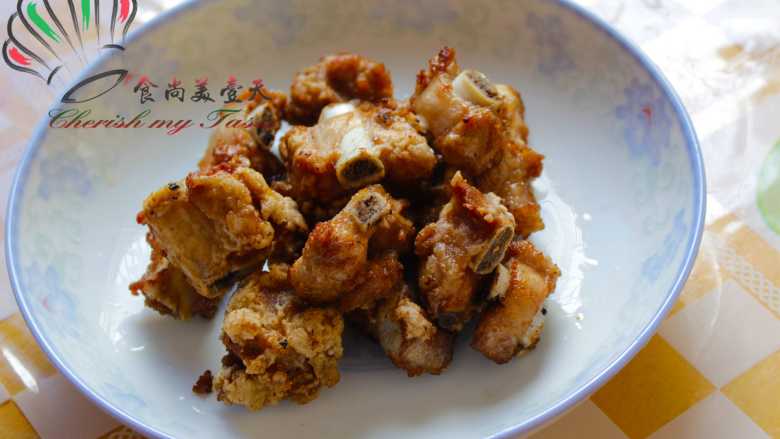 椒盐排骨,捞起备用