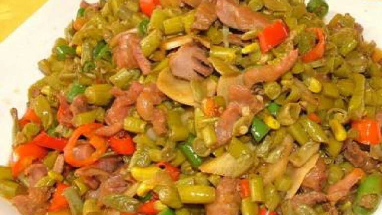 酸豆角炒鸡胗