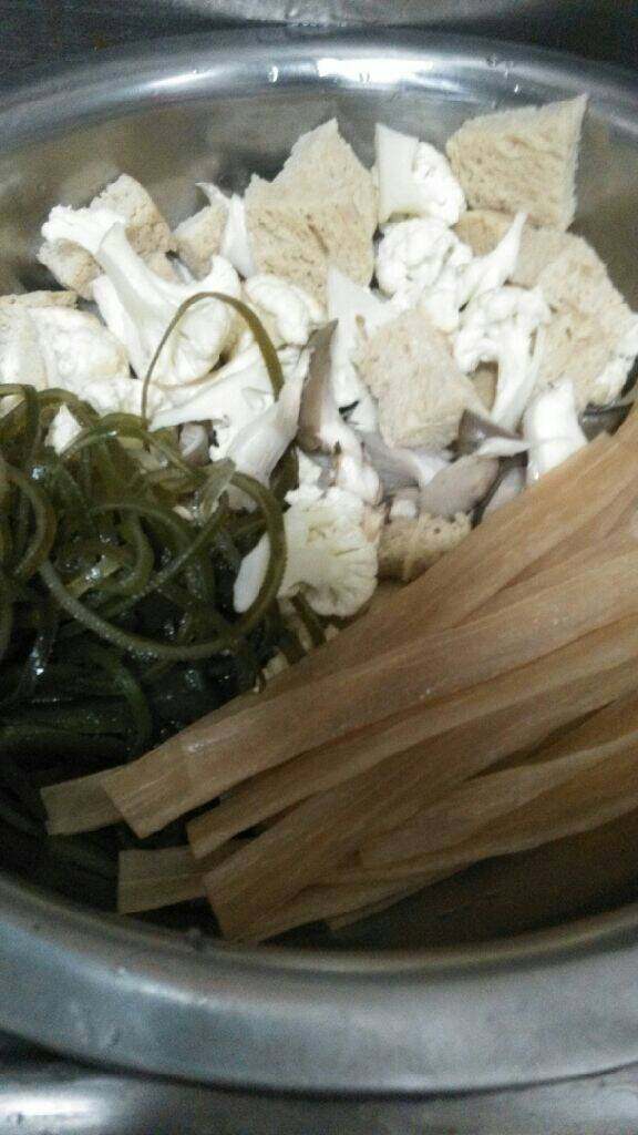自制麻辣鱼,把所有的菜备好